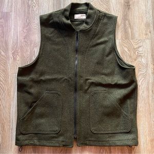 Filson Mackinaw Green Wool Vest Size L/XL(?) - No Size Tag / Hole